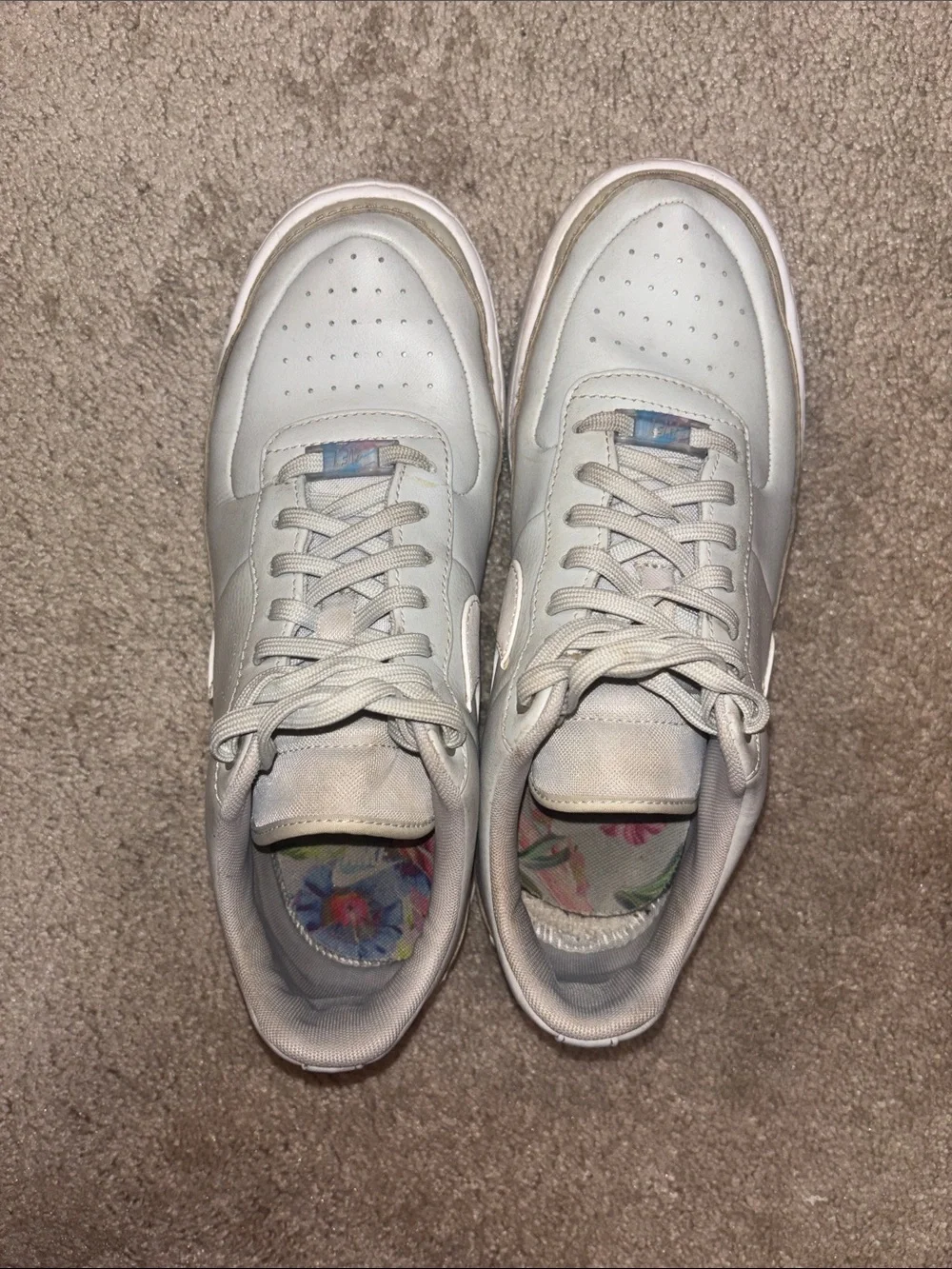 Nike Men's Sneakers in Light Gray and White